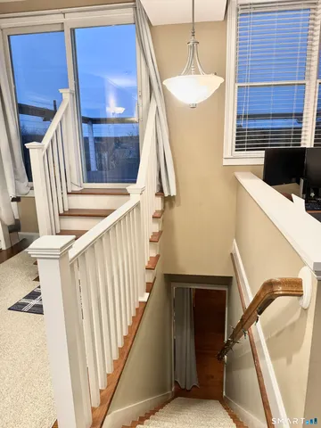 $2,650 | 8 Broad Street, Unit 3, Stonington, CT 06378