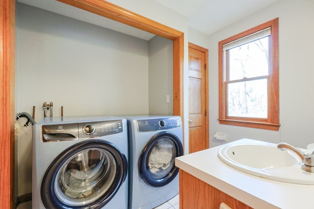 1 Bubbling Brook Road Franklin, MA 02038 - Photo 23 of 42