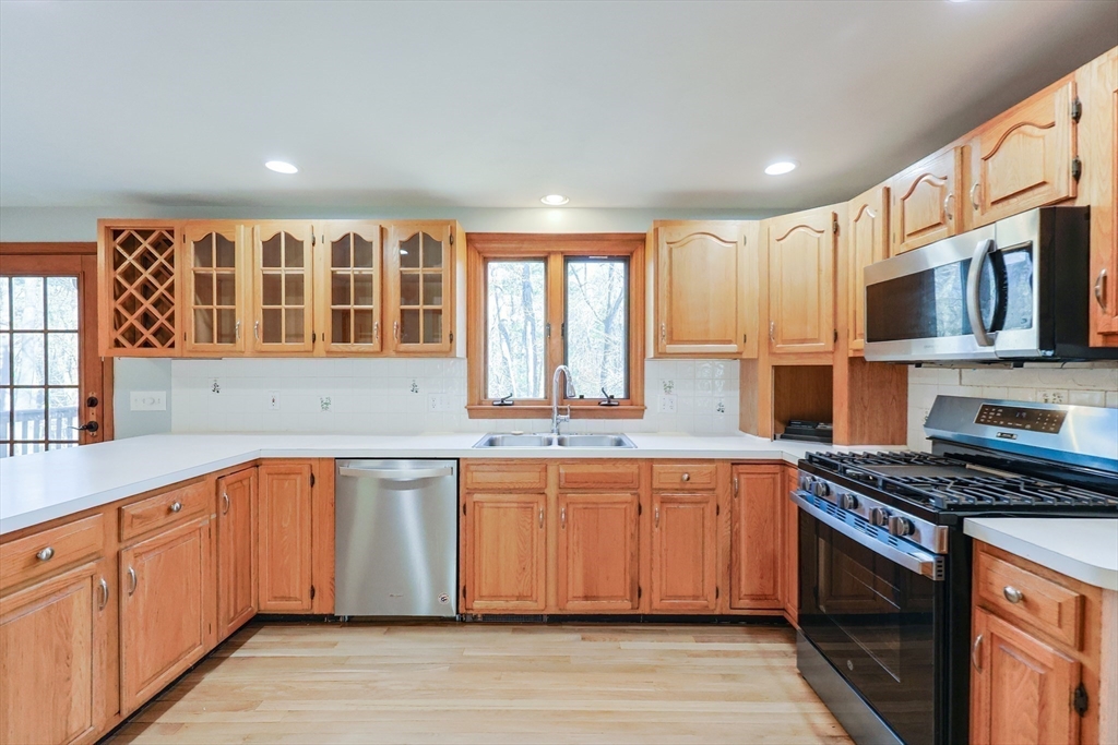 1 Bubbling Brook Road Franklin, MA 02038 - Photo 10 of 42