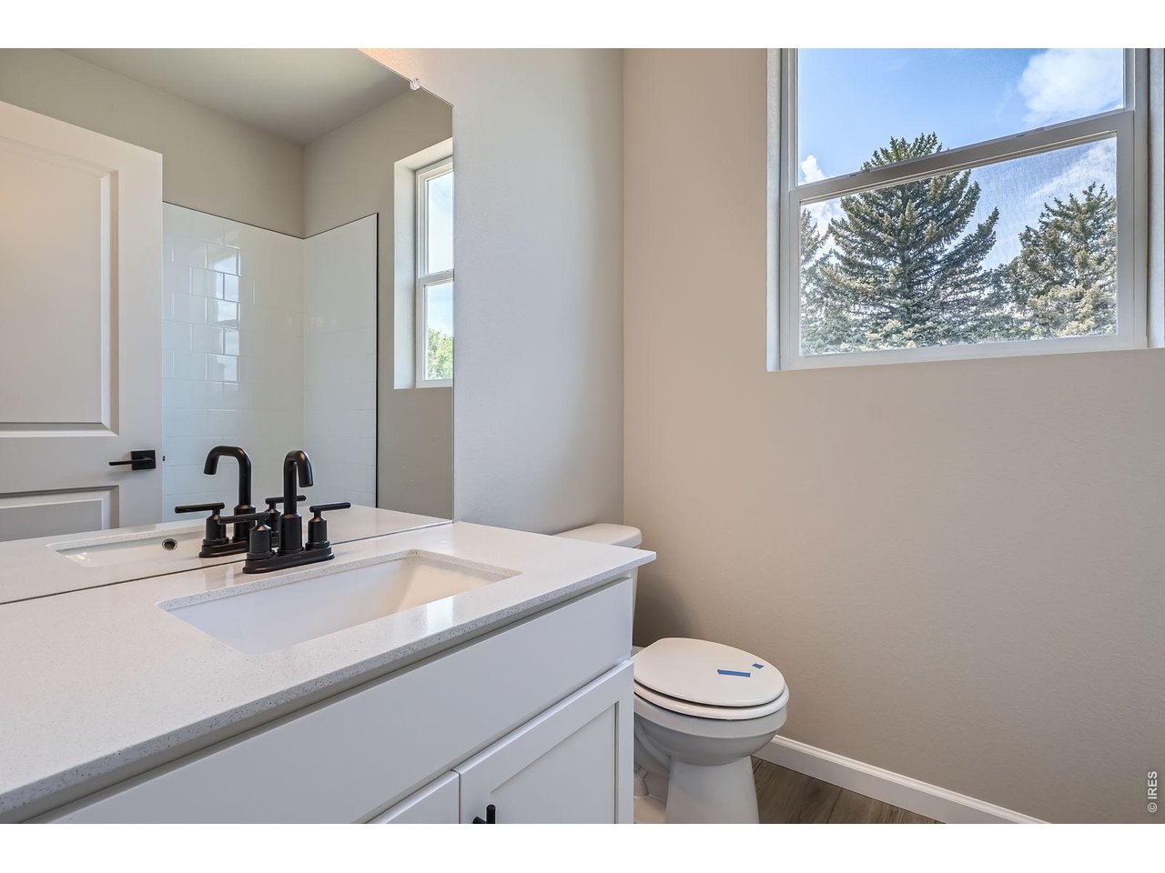 364 Rustic Barn Lane Berthoud, CO 80513 - Photo 14 of 46 Main level full bathroom