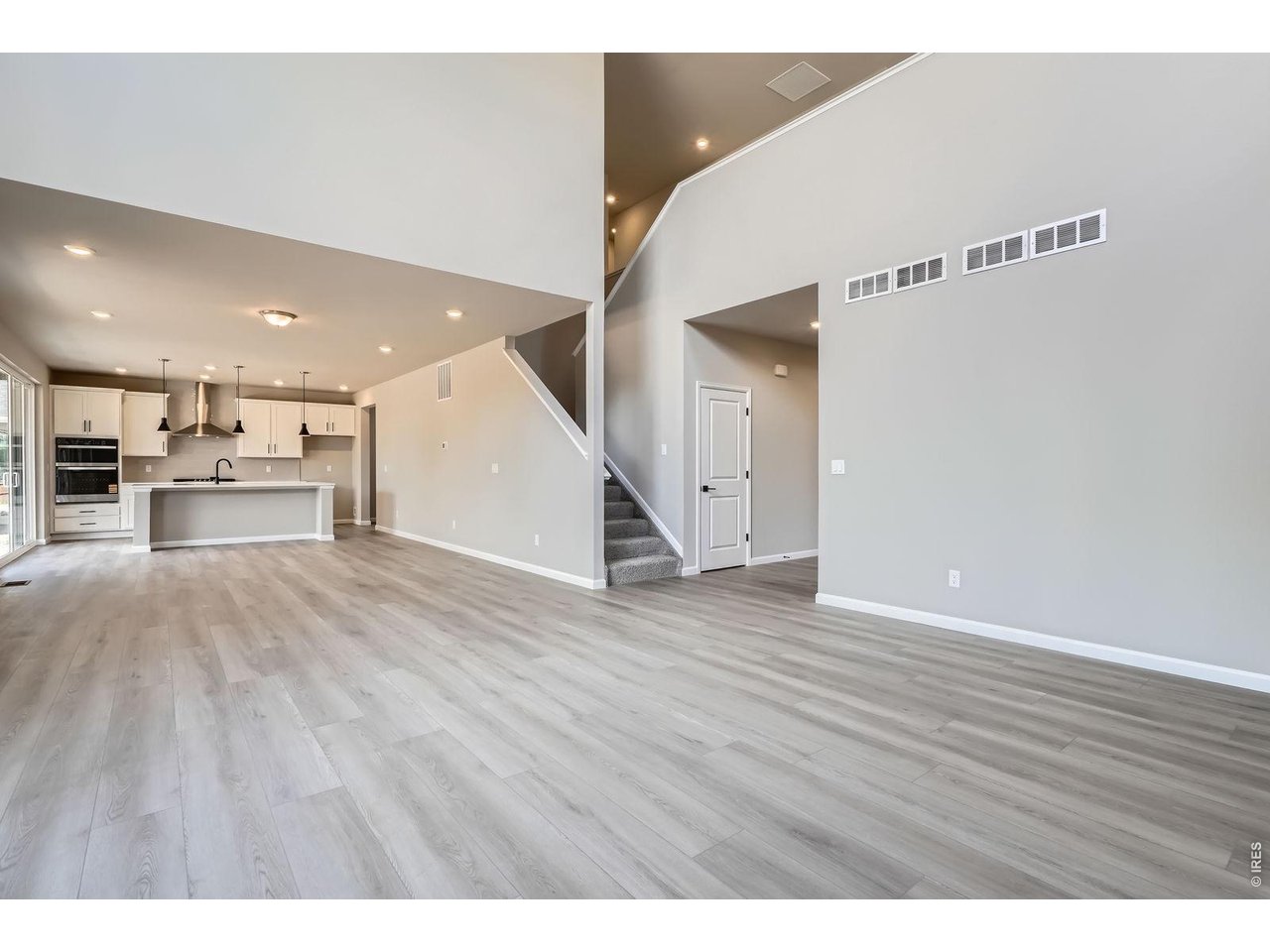 364 Rustic Barn Lane Berthoud, CO 80513 - Photo 6 of 46 Vaulted ceilings