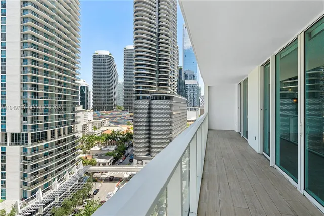 $11,000 | 1080 Brickell Avenue, Unit 1401, Miami, FL 33131