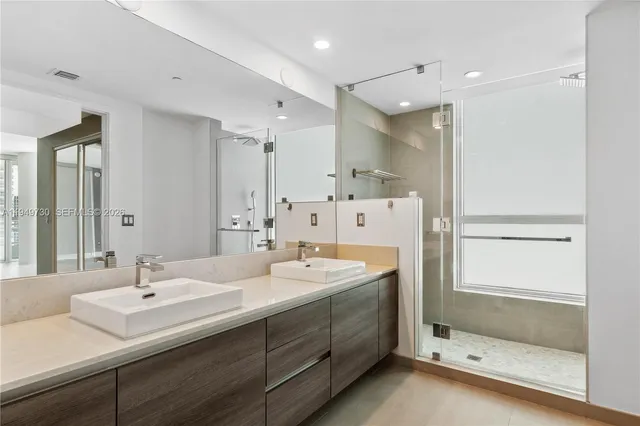 $11,000 | 1080 Brickell Avenue, Unit 1401, Miami, FL 33131