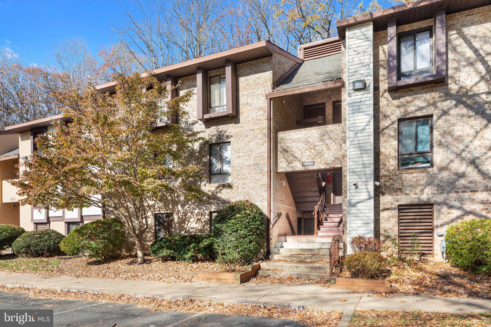 11650 Stoneview Square, Unit 90/1B Reston, VA 20191 - Photo 2 of 36 Gallery Image 2