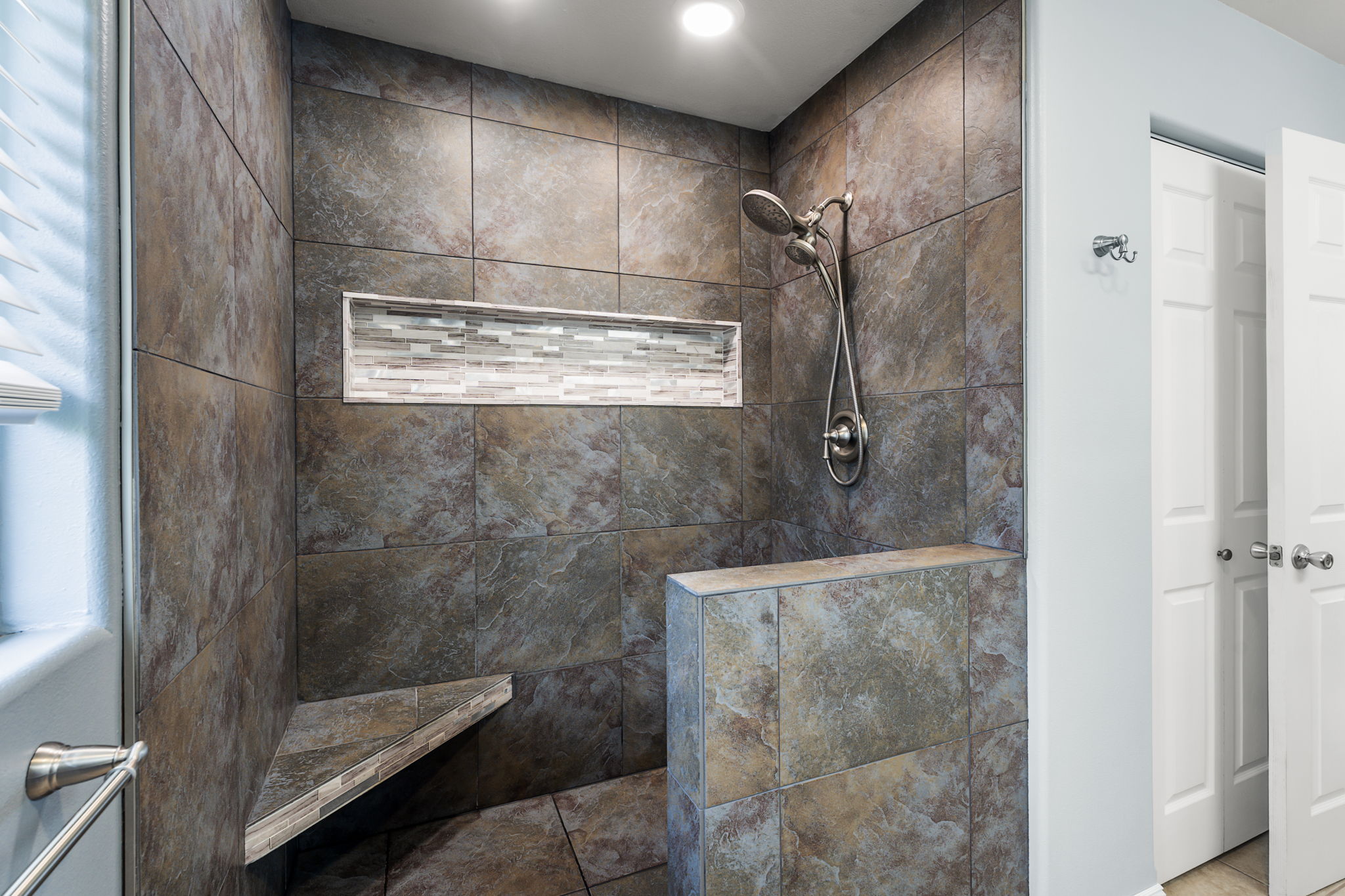 94-6494 Keoki Road Naalehu, HI 96772 - Photo 12 of 30 a bathroom with a shower