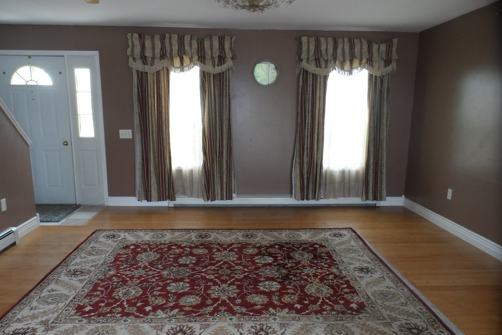 1353 Cumberland Head Road Plattsburgh, NY 12901 - Photo 5 of 20 Gallery Image 5
