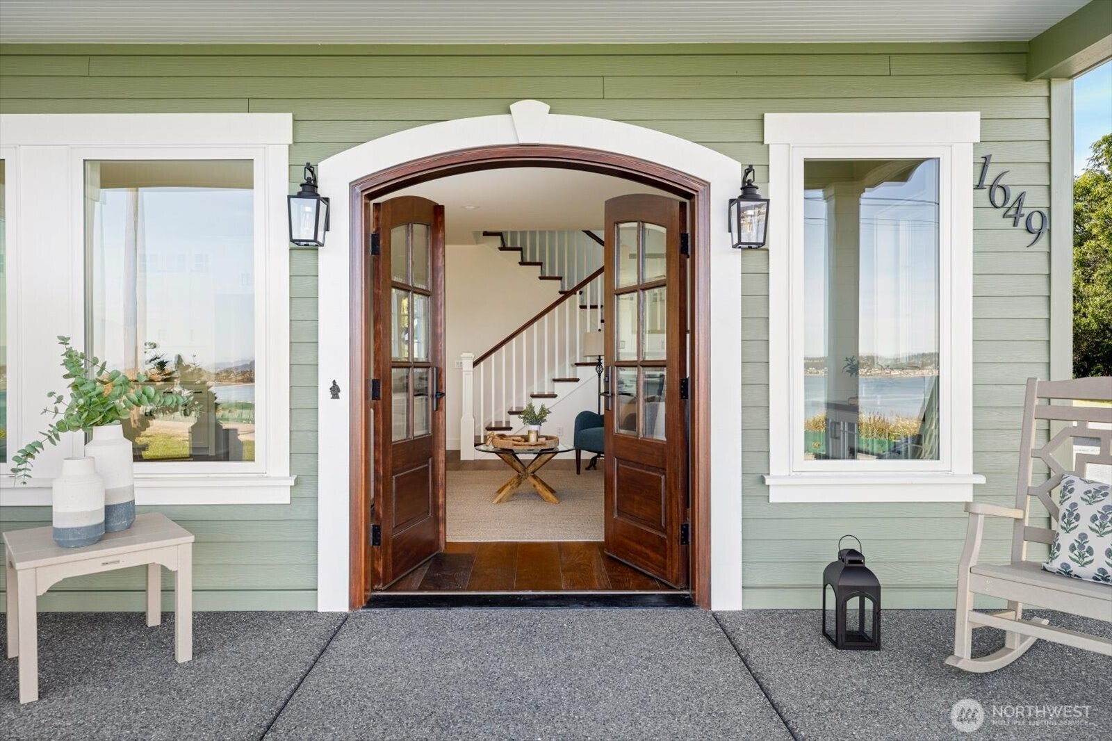 1649 West Scenic Heights Road Oak Harbor, WA 98277 - Photo 2 of 40 a living room with entrance gate