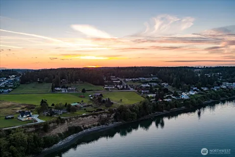 $1,189,000 | 1649 West Scenic Heights Road, Oak Harbor, WA 98277
