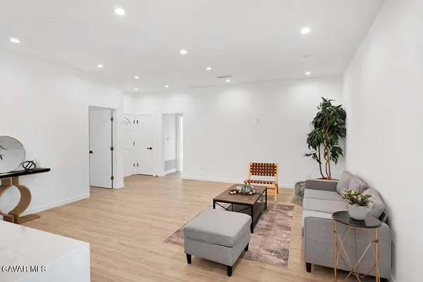 $1,149,000 | 14868 Envoy Street, Sylmar, CA 91342