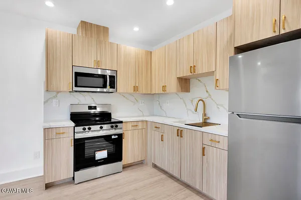 $1,149,000 | 14868 Envoy Street, Sylmar, CA 91342