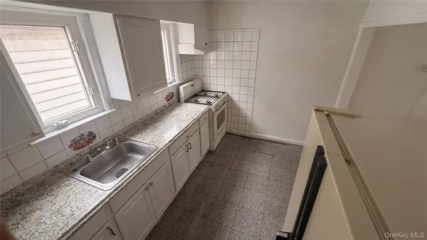 $3,800 | 144-35 224th Street, Unit FIRST | Brookville