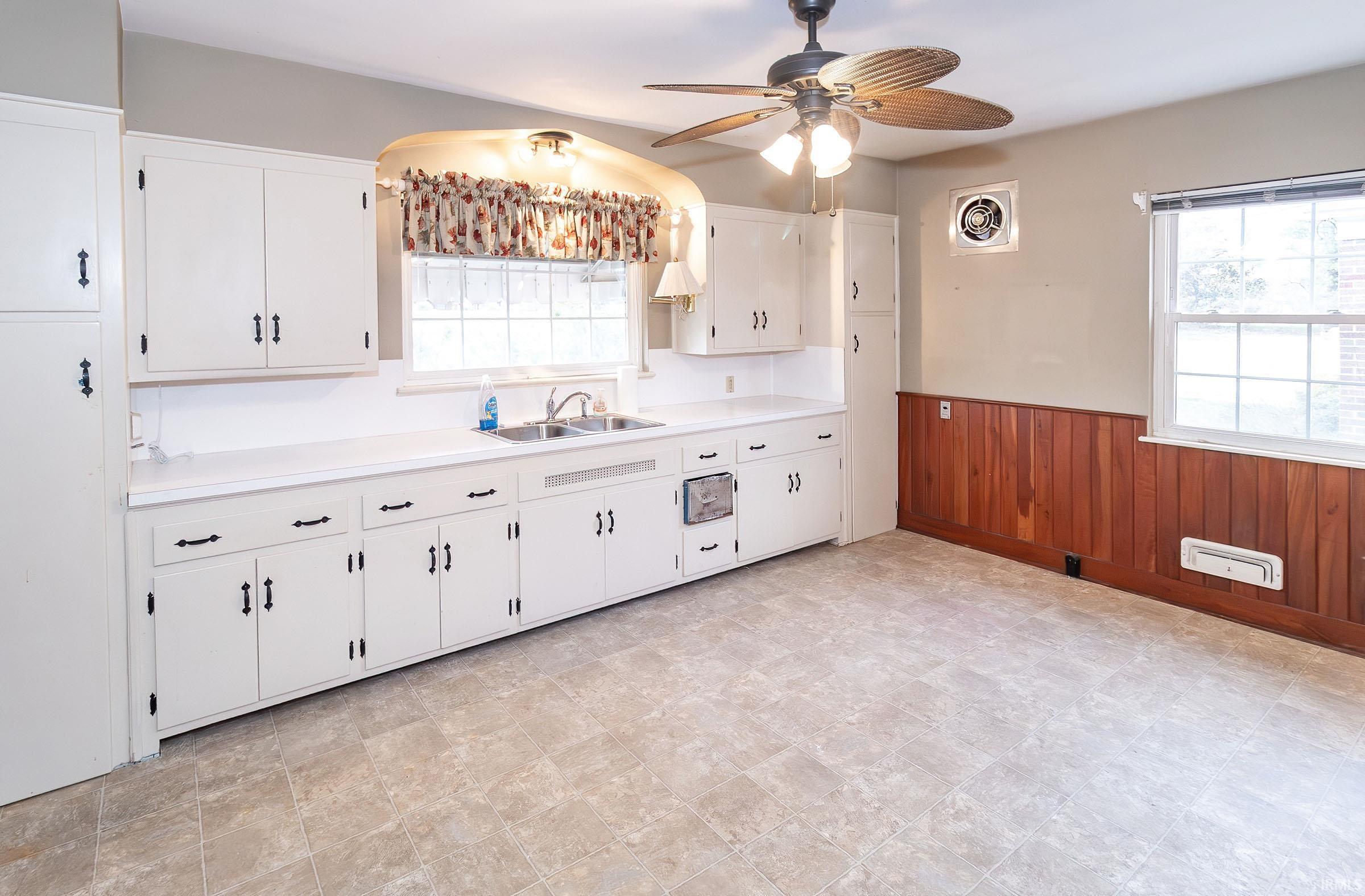 5113 Stringtown Road Evansville, IN 47711 - Photo 5 of 24 Gallery Image 5
