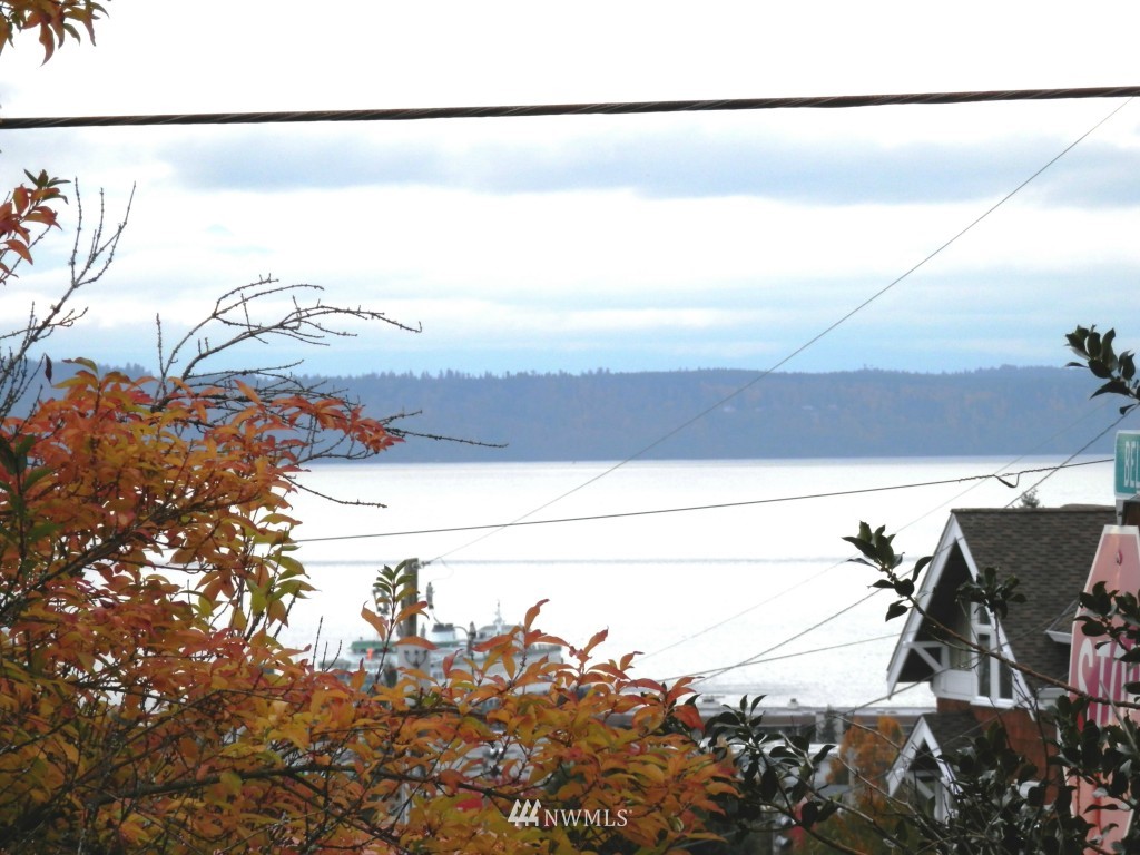 804 Bell Street Edmonds, WA 98020 - Photo 2 of 6 Gallery Image 2