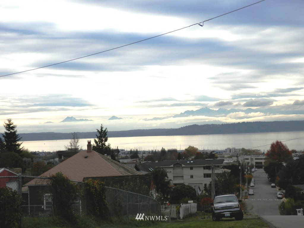 804 Bell Street Edmonds, WA 98020 - Photo 3 of 6 Gallery Image 3