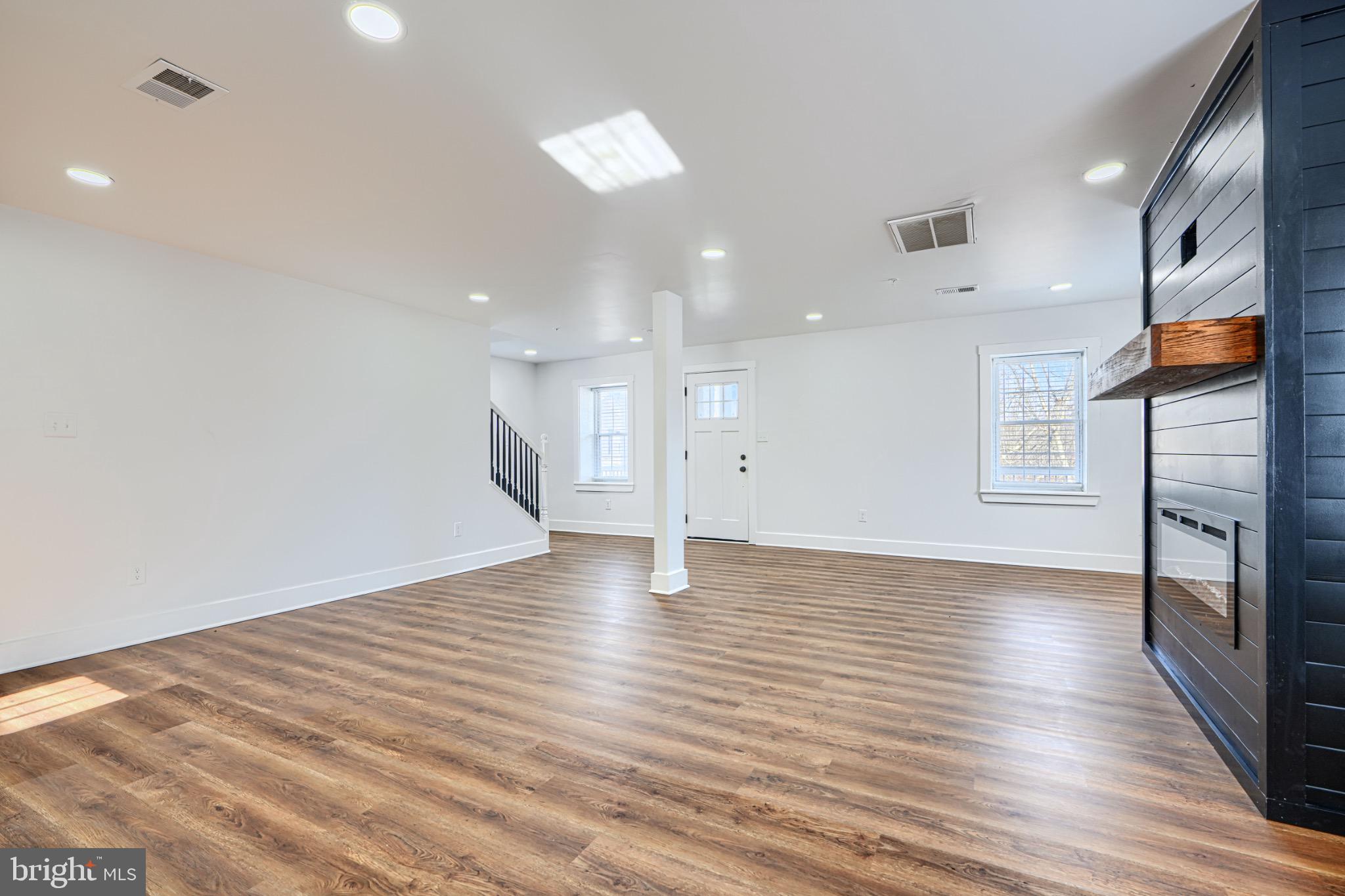 1359 Pleasant Valley Road Westminster, MD 21158 - Photo 12 of 57 Spacious, sunlit living area awaits your touch.
