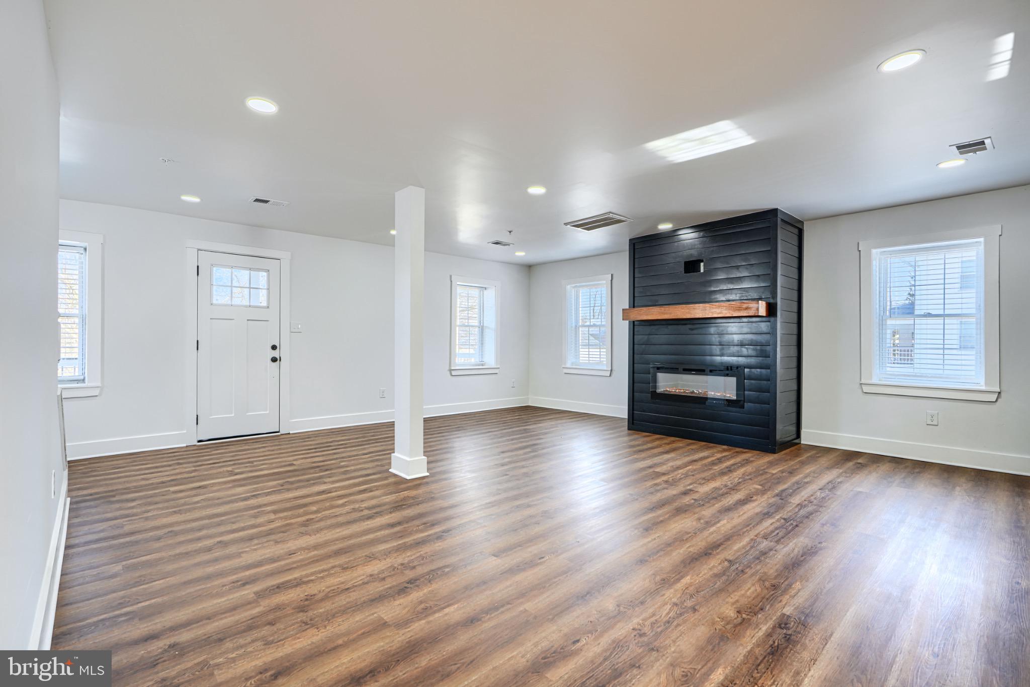 1359 Pleasant Valley Road Westminster, MD 21158 - Photo 10 of 57 Spacious, modern living area with natural light.