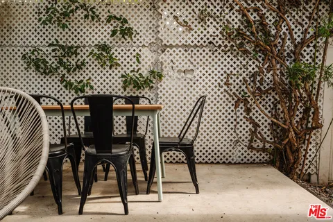 $895,000 | 5335 Fountain Avenue, Los Angeles, CA 90029