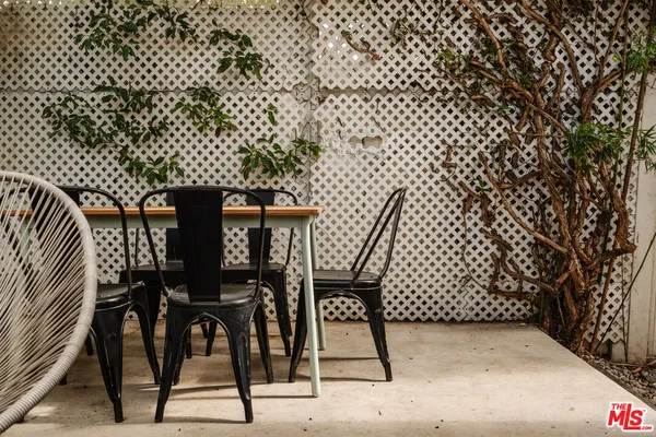 $849,000 | 5335 Fountain Avenue, Los Angeles, CA 90029