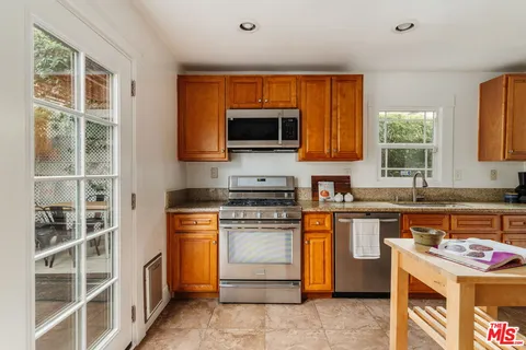 $895,000 | 5335 Fountain Avenue, Los Angeles, CA 90029