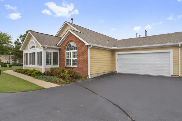 $232,500 | 7402 Appling Club Circle, Unit 109, Cordova, TN 38016