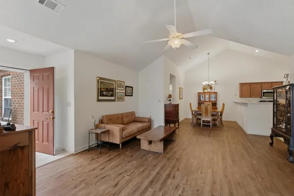 $232,500 | 7402 Appling Club Circle, Unit 109, Cordova, TN 38016