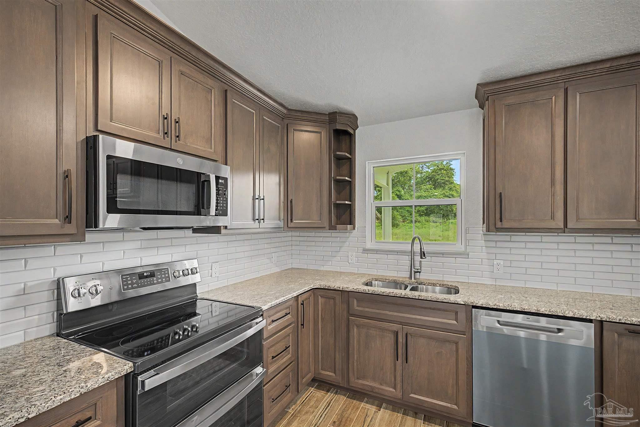 106 River Annex Road Cantonment, FL 32533 - Photo 12 of 40 Gallery Image 12