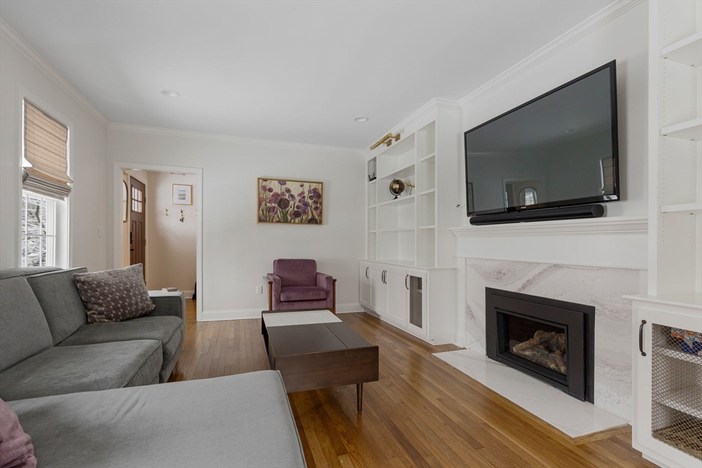 14 Deforest Road Newton, MA 02462 - Photo 3 of 27 Gallery Image 3