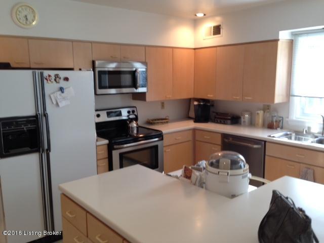 822 Foxgate Road Louisville, KY 40223 - Photo 17 of 20 Kitchen