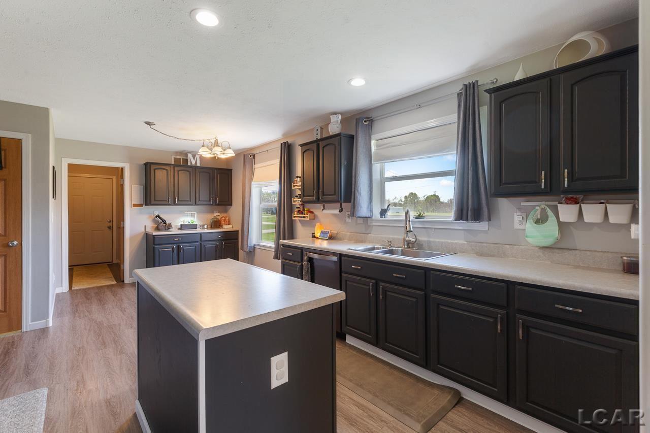 1688 West Valley Road Adrian, MI 49221 - Photo 9 of 29 50040822-8.JPG