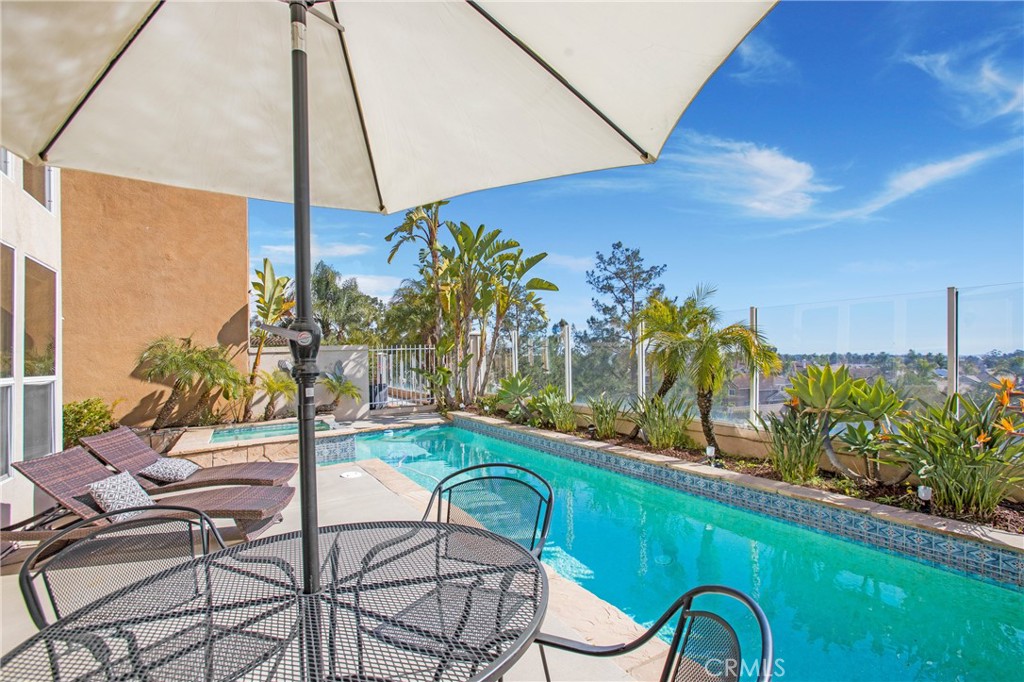 32 Blazewood Lake Forest, CA 92610 - Photo 11 of 41 a view of a chairs and table in patio