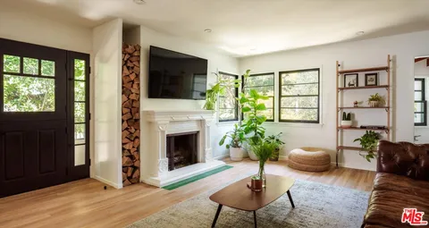 $1,549,000 | 8421 Kirkwood Drive, Los Angeles, CA 90046