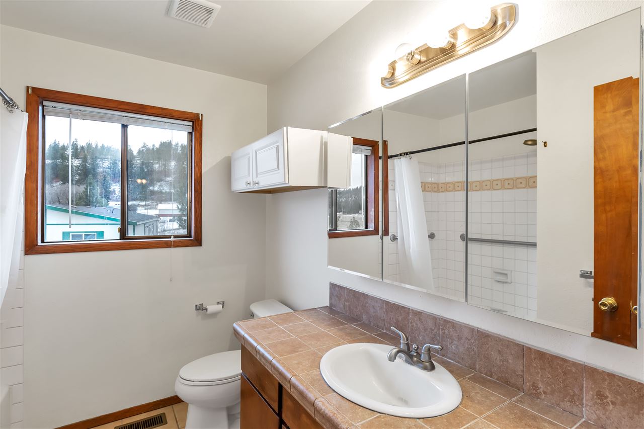15920 West Coulee Hite Road Spokane, WA 99224 - Photo 8 of 20