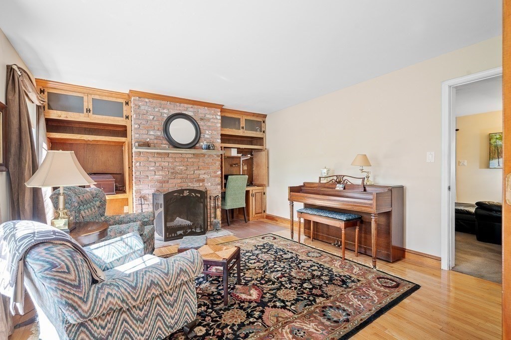 8 Plumbley Road Upton, MA 01568 - Photo 14 of 42 Gallery Image 14