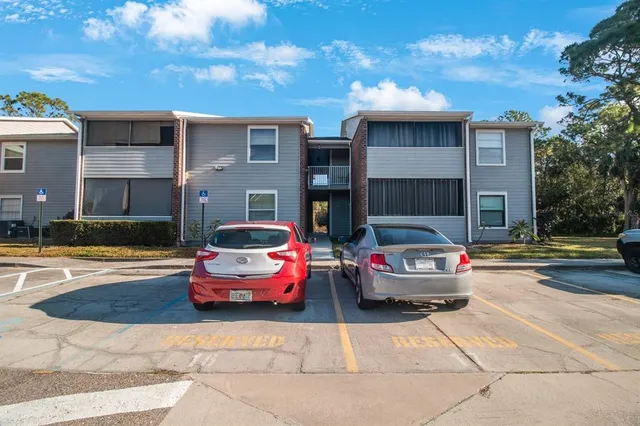 $169,899 | 1400 Gandy Boulevard North, Unit 715, St. Petersburg, FL 33702