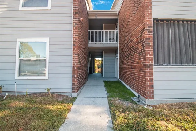 $169,899 | 1400 Gandy Boulevard North, Unit 715, St. Petersburg, FL 33702