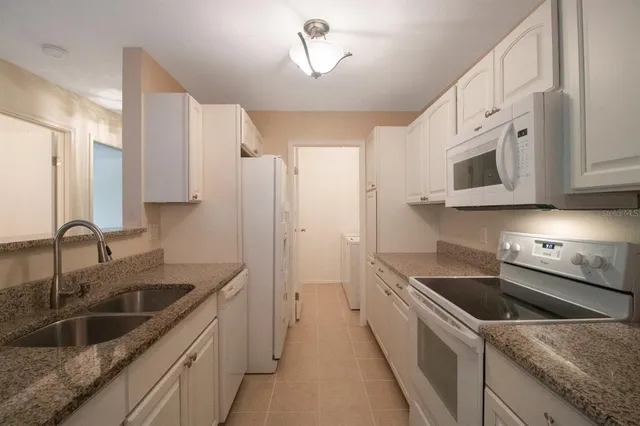 $169,899 | 1400 Gandy Boulevard North, Unit 715, St. Petersburg, FL 33702