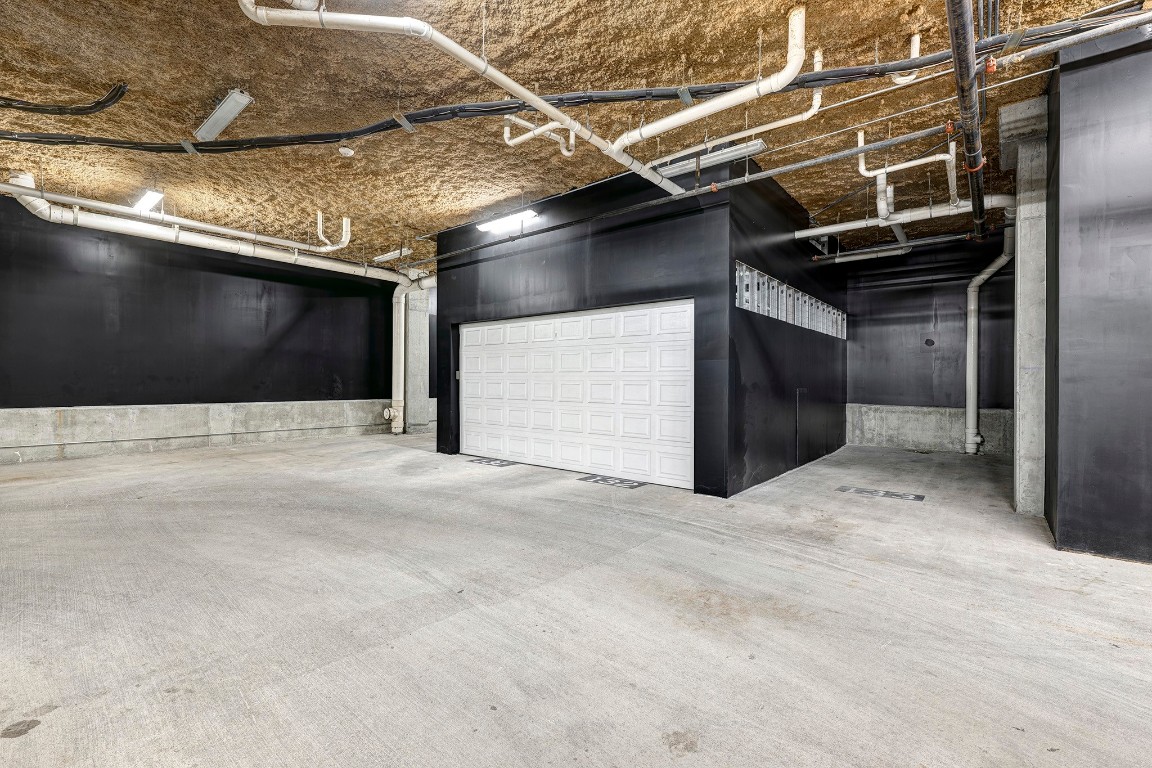 1211 Caroline Street, Unit 1501 Houston, TX 77002 - Photo 20 of 40 Private two-car garage in an access-controlled building.