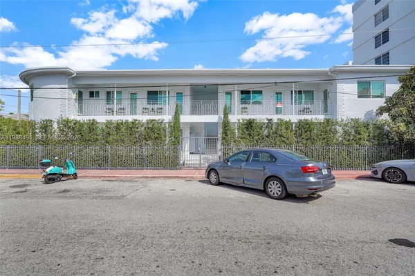 $1,800 | 319 80th Street, Unit 8, Miami Beach, FL 33141