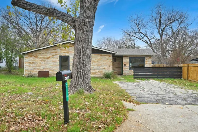 $2,750 | 2903 Pecan Circle, Austin, TX 78723