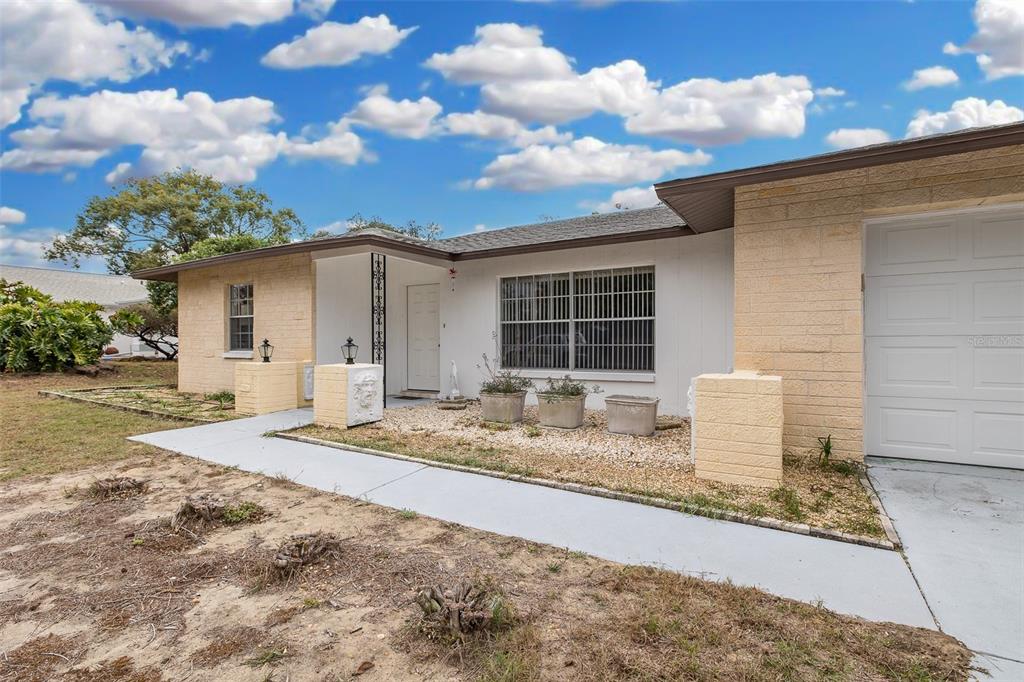 11196 Redgate Street Spring Hill, FL 34609 - Photo 5 of 50