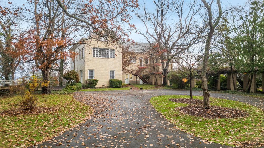 31 Minnekahda Place Chattanooga, TN 37405 - Photo 11 of 119 2024_12_December_31_Minnekahda_Pl_0014