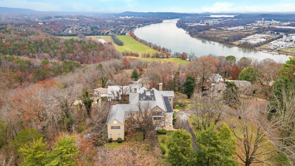 31 Minnekahda Place Chattanooga, TN 37405 - Photo 20 of 119 2024_12_December_31_Minnekahda_Pl_0021