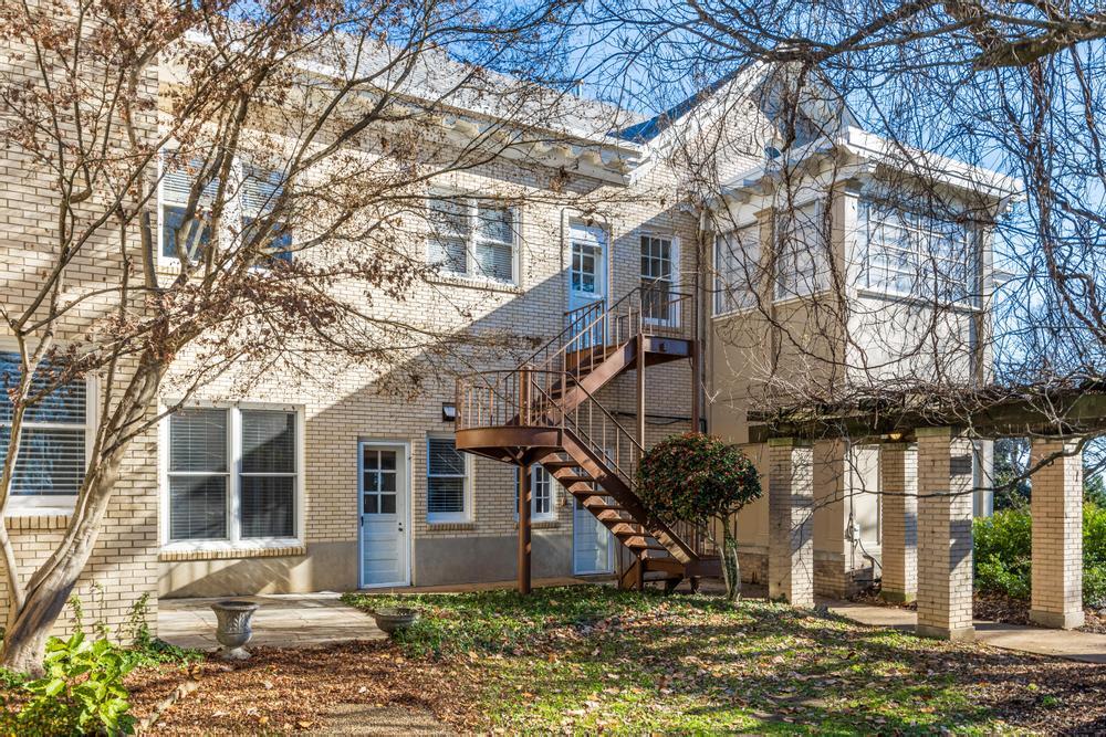 31 Minnekahda Place Chattanooga, TN 37405 - Photo 8 of 119 Back