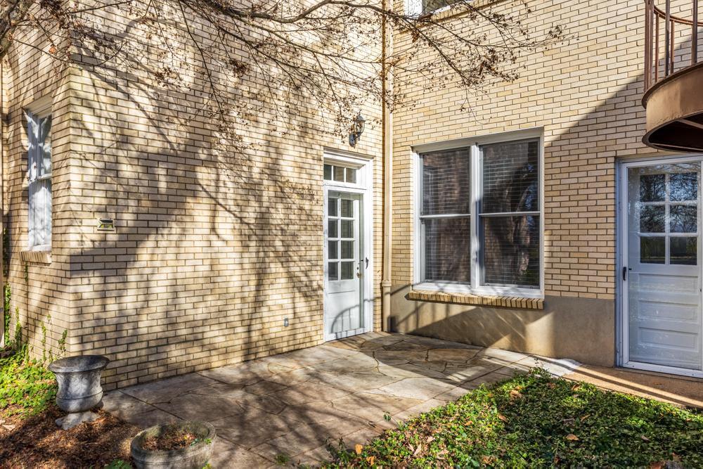 31 Minnekahda Place Chattanooga, TN 37405 - Photo 10 of 119 Side