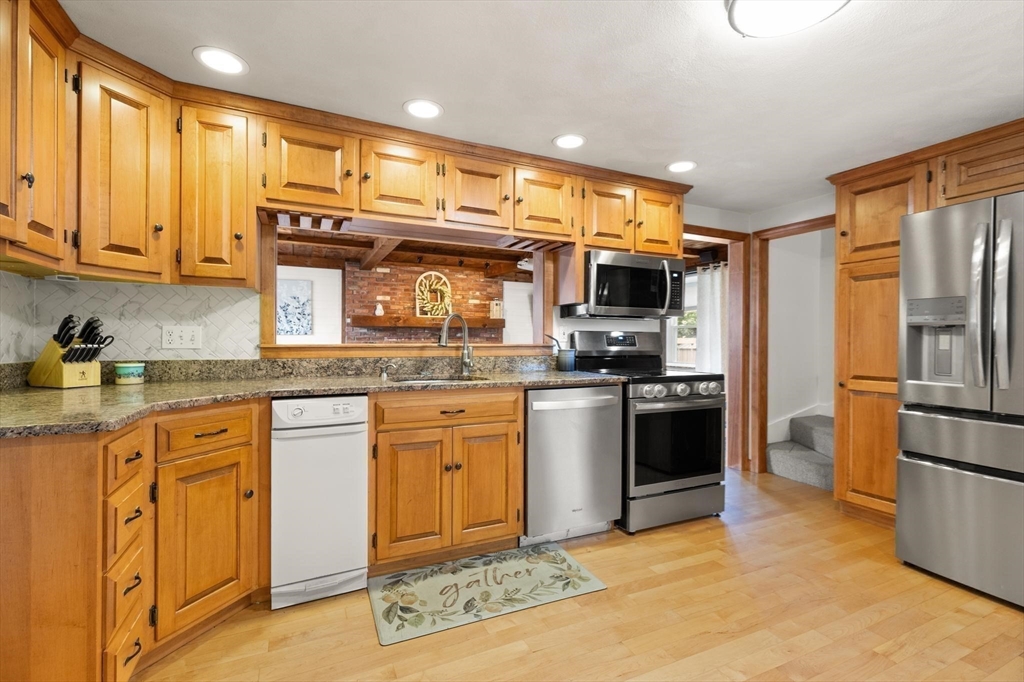 11 Old Farm Road Beverly, MA 01915 - Photo 9 of 41 Gallery Image 9