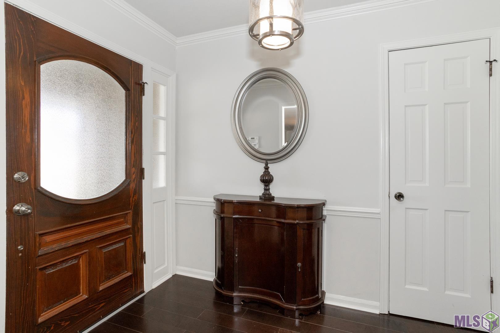 14012 Woodland Ridge Avenue Baton Rouge, LA 70816 - Photo 8 of 46 Foyer