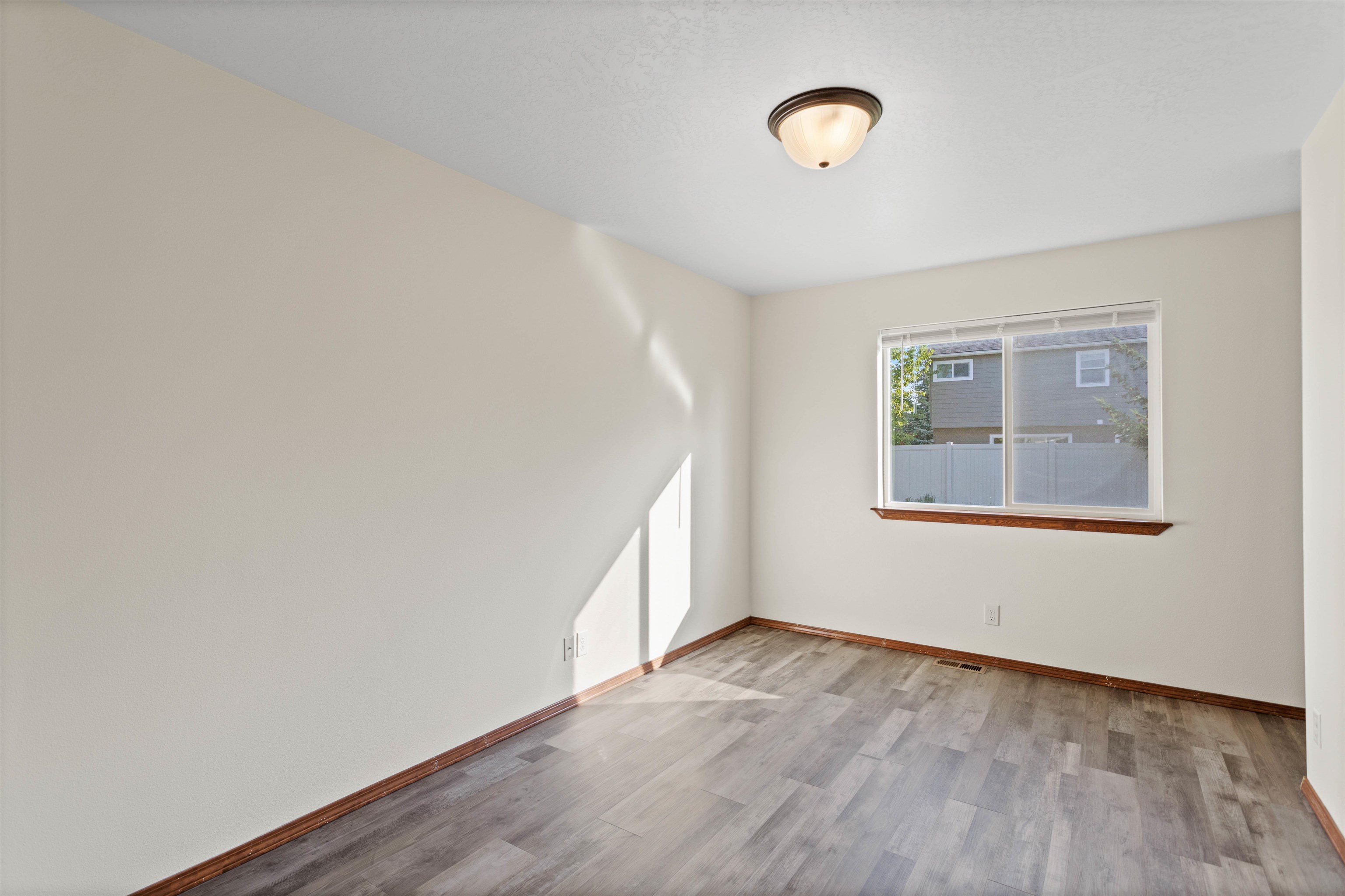 6318 Cornwall Street Coeur D'Alene, ID 83815 - Photo 11 of 20