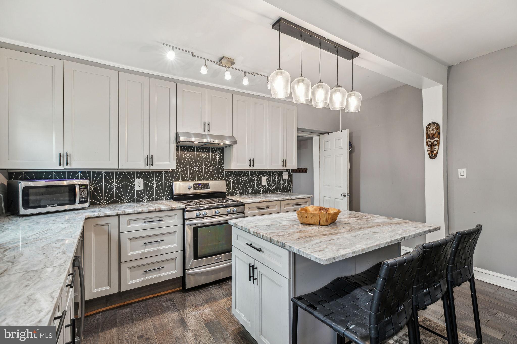 424 Ridgeway Street Gloucester City, NJ 08030 - Photo 2 of 50