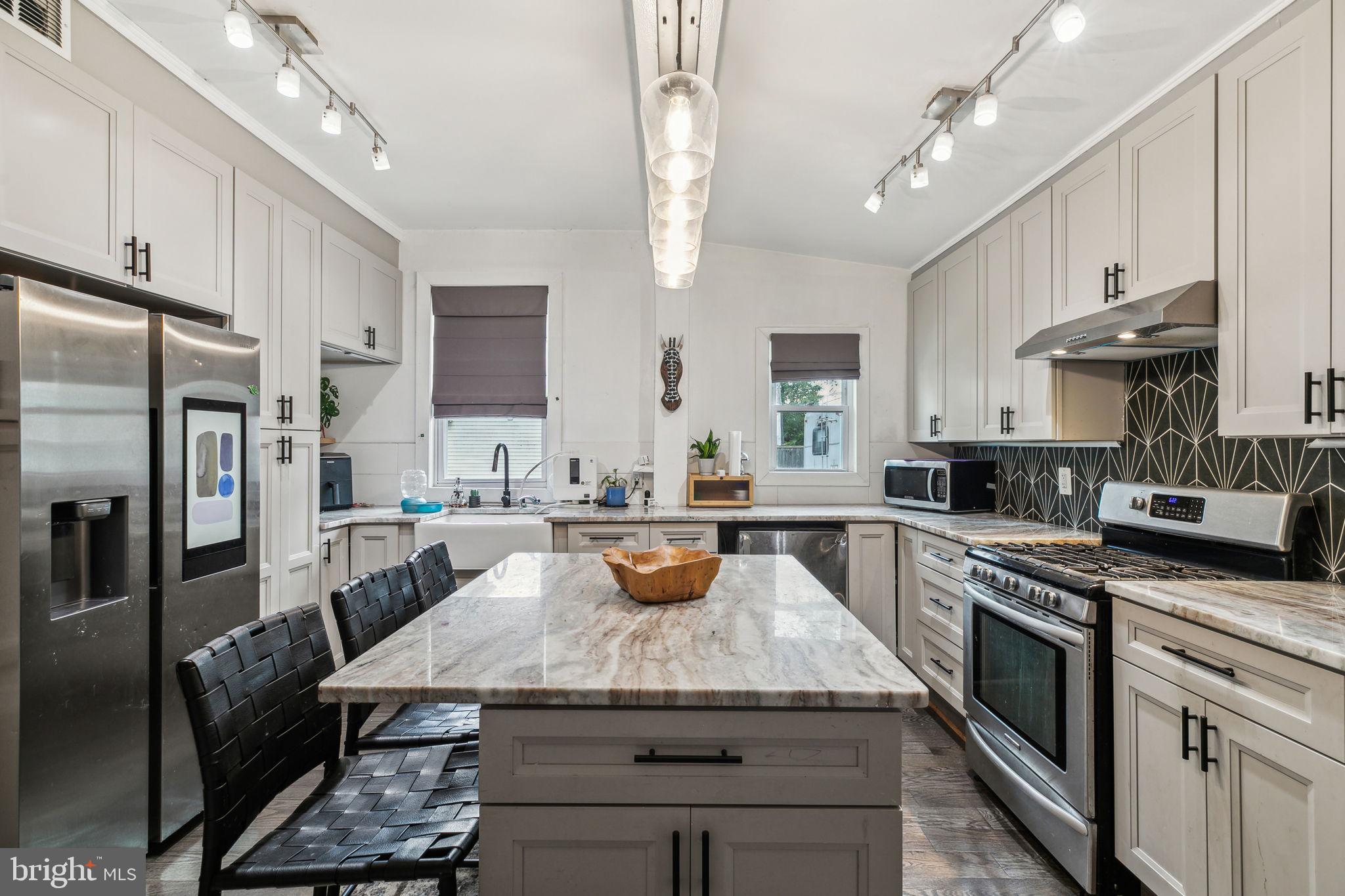 424 Ridgeway Street Gloucester City, NJ 08030 - Photo 4 of 50