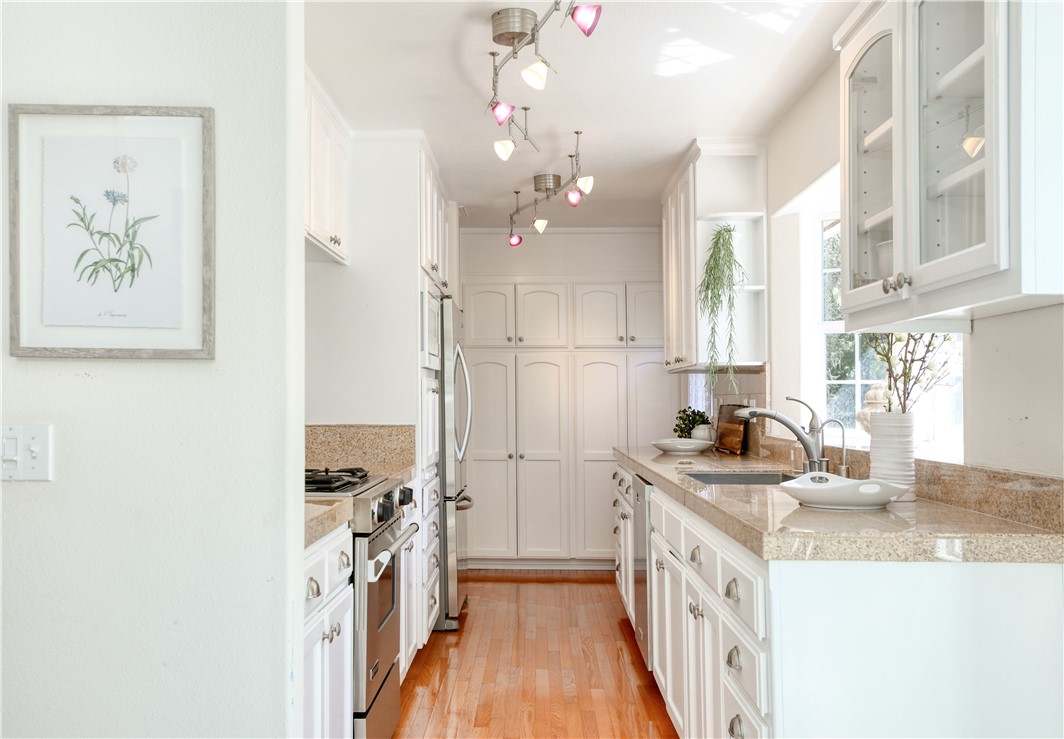 1990 Dorking Avenue Cambria, CA 93428 - Photo 14 of 69